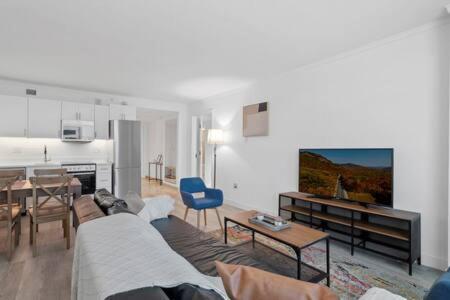 2Br 3Ba Ocean Front Condo On The Boardwalk Cozysuites Atlantic City Buitenkant foto