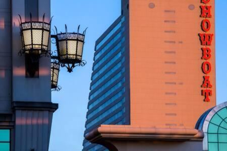 2Br 3Ba Ocean Front Condo On The Boardwalk Cozysuites Atlantic City Buitenkant foto