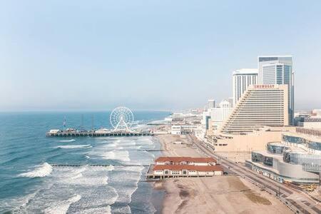 2Br 3Ba Ocean Front Condo On The Boardwalk Cozysuites Atlantic City Buitenkant foto
