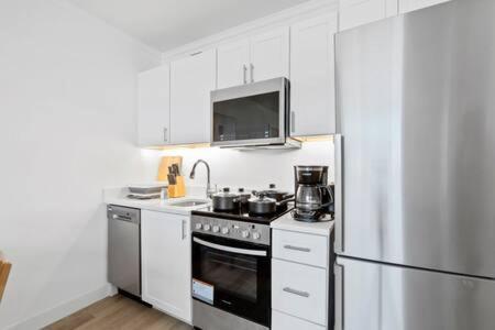 2Br 3Ba Ocean Front Condo On The Boardwalk Cozysuites Atlantic City Buitenkant foto